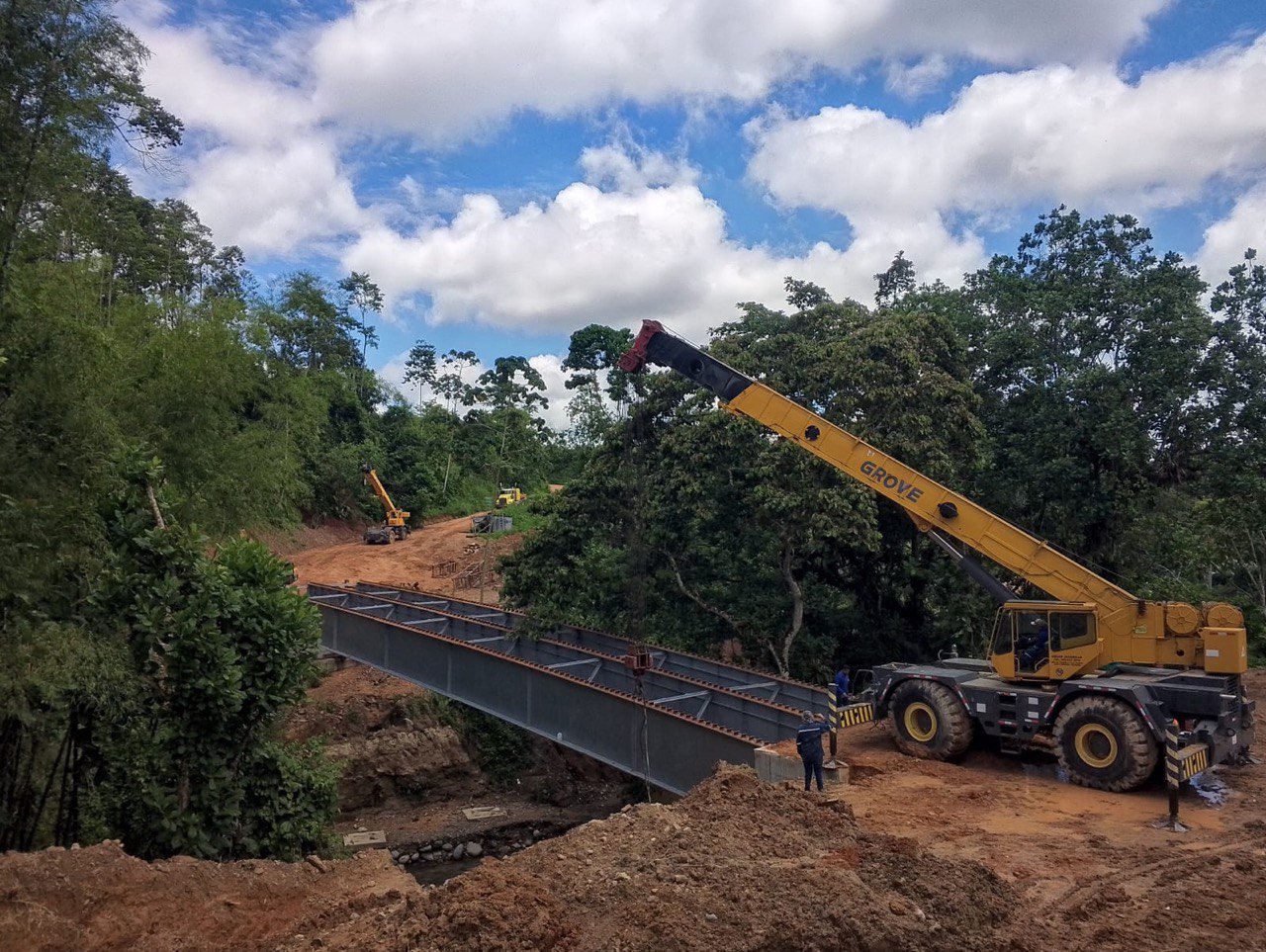 Construcción de puente vial - ALTUS Constructora